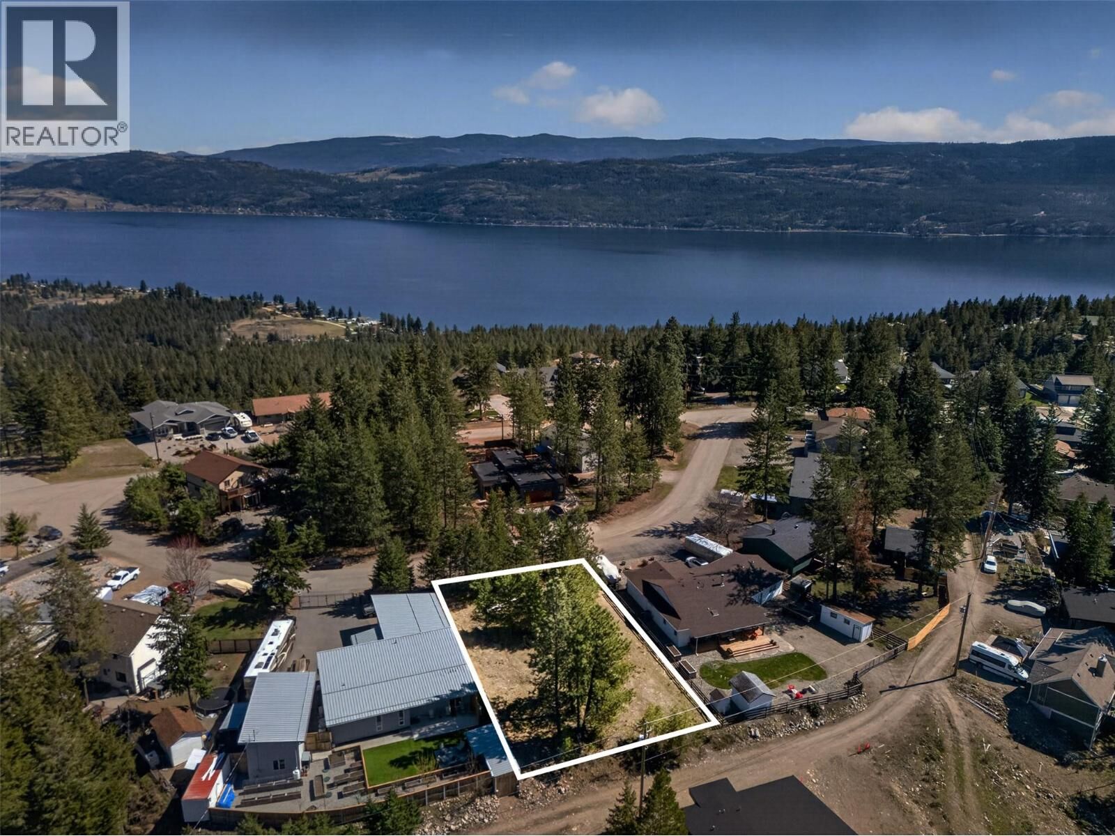 Property Photo:  277 Crown Crescent  BC V1H 2C3 