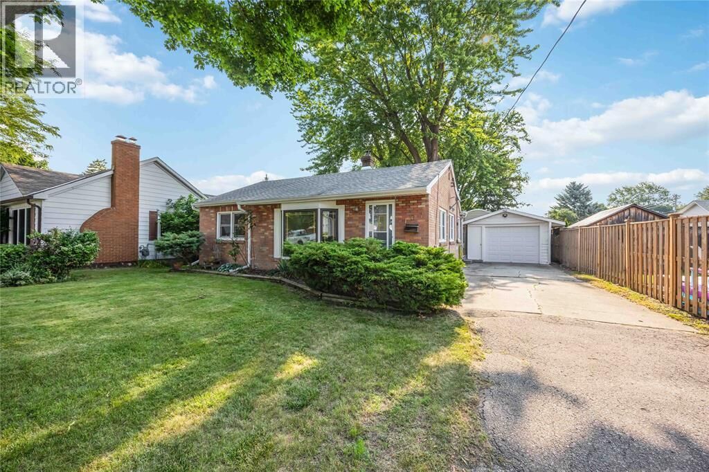 Property Photo: 107 Louisa Street ON N7V 1W3