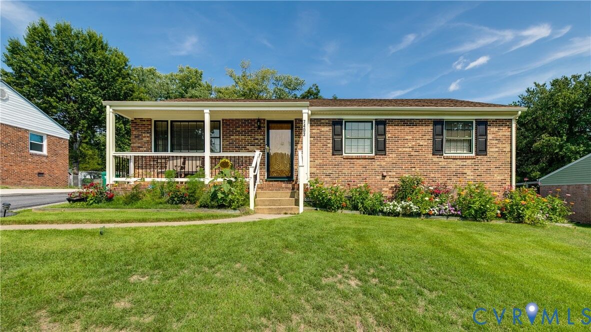 Property Photo:  7403 Edgewood Avenue  VA 23227 