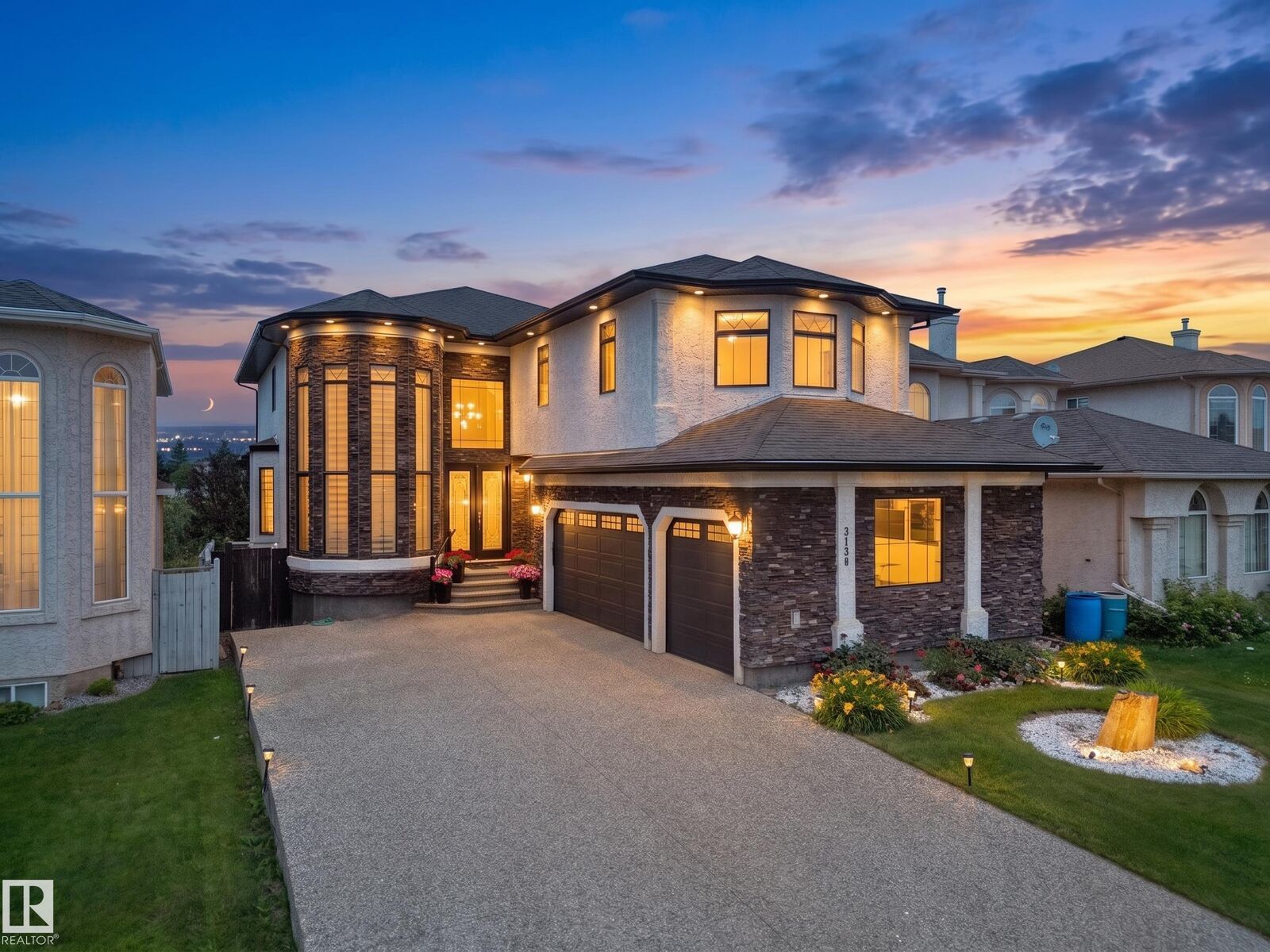 Property Photo:  3136 35 Avenue NW  AB T6T 1T7 