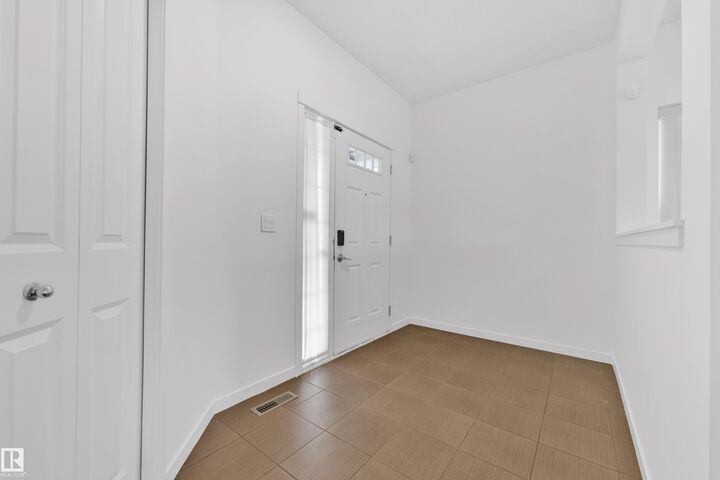 Property Photo:  5432 20 Avenue SW  AB T6X 1V4 