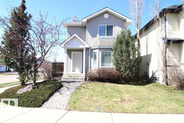 744 88 Street SW — photo 1