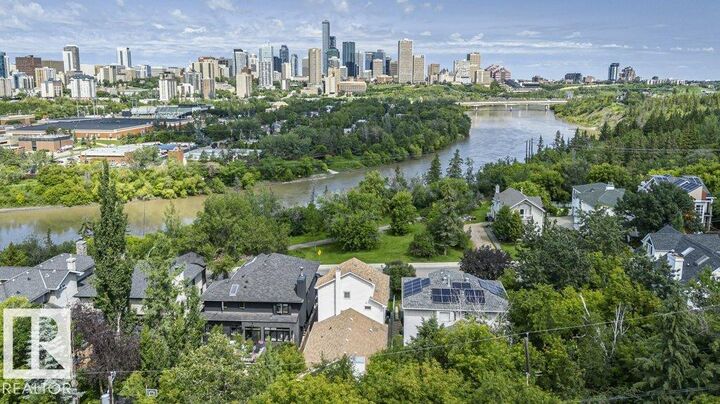 Property Photo:  10057 91 Avenue NW  AB T6E 2T9 