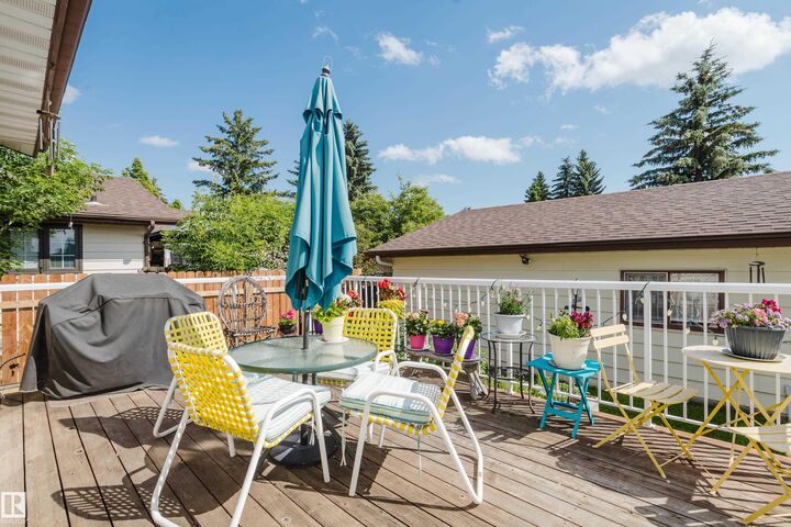 Property Photo: 10433 32A Avenue NW AB T6J 4A7