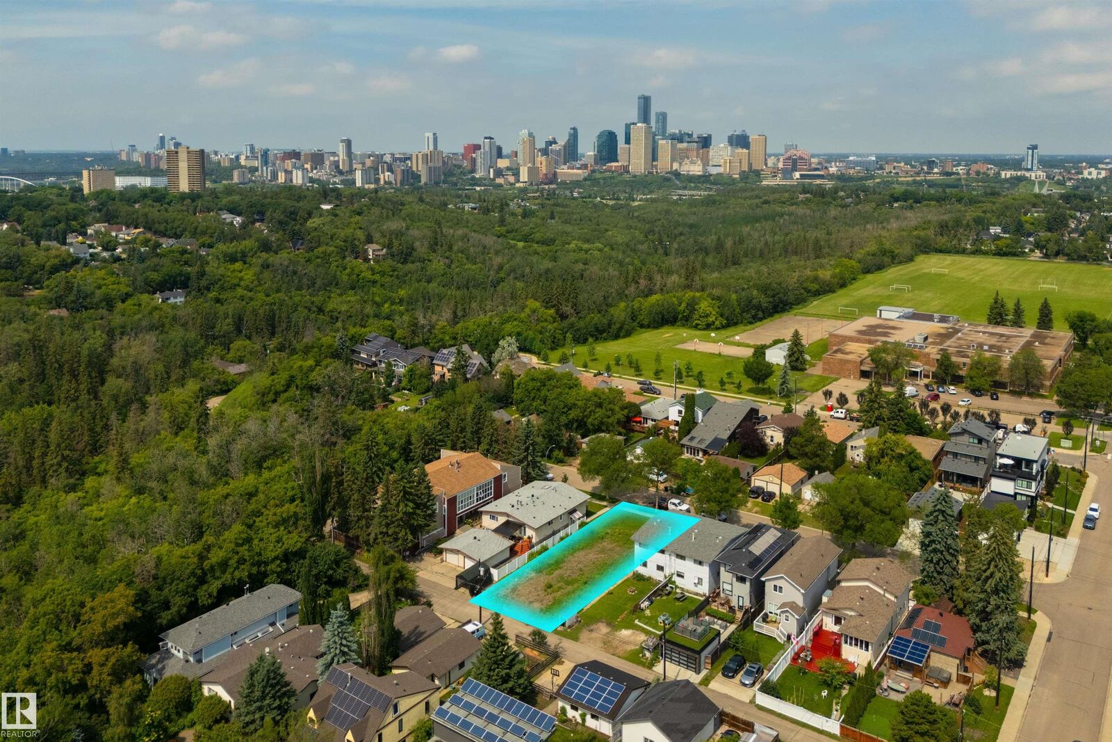 Property Photo:  9523 87 Avenue NW  AB T6C 1K4 