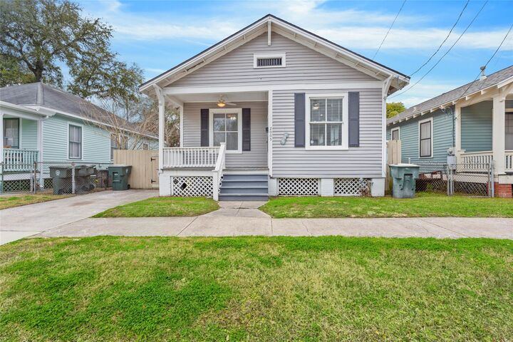 Property Photo:  2005 37th Street  TX 77550 
