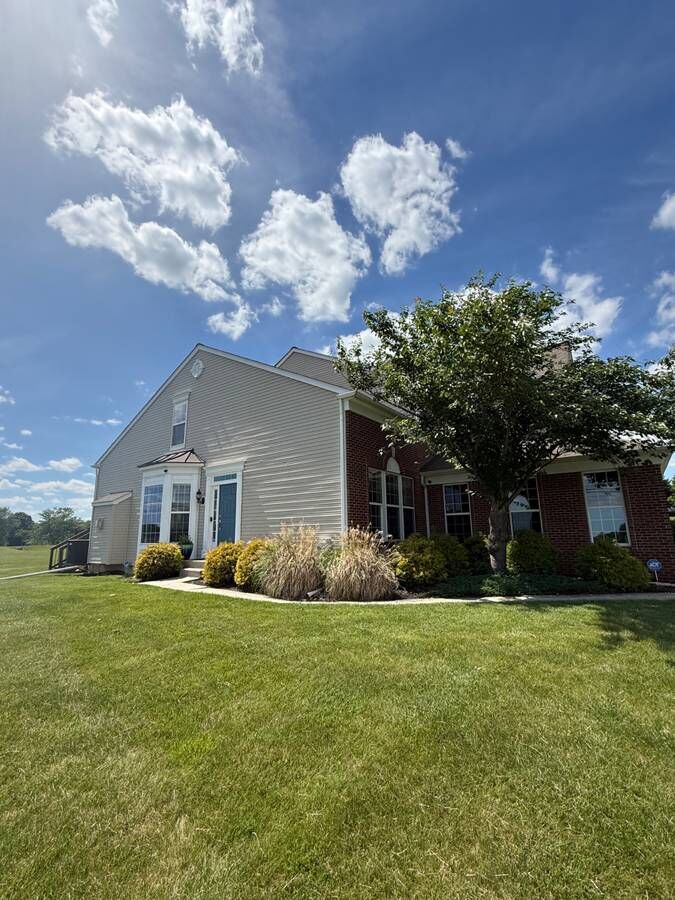 Property Photo:  1812 Emerald Drive  PA 18069 