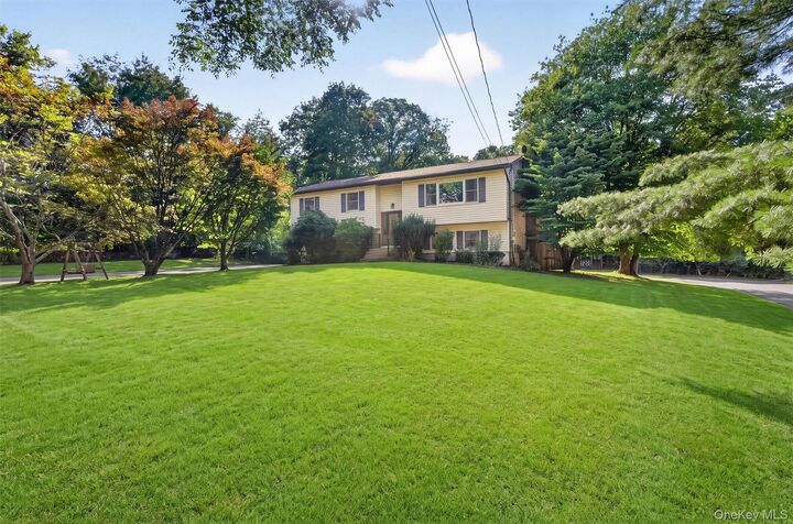 Property Photo:  33 Seaman Road  NY 10919 