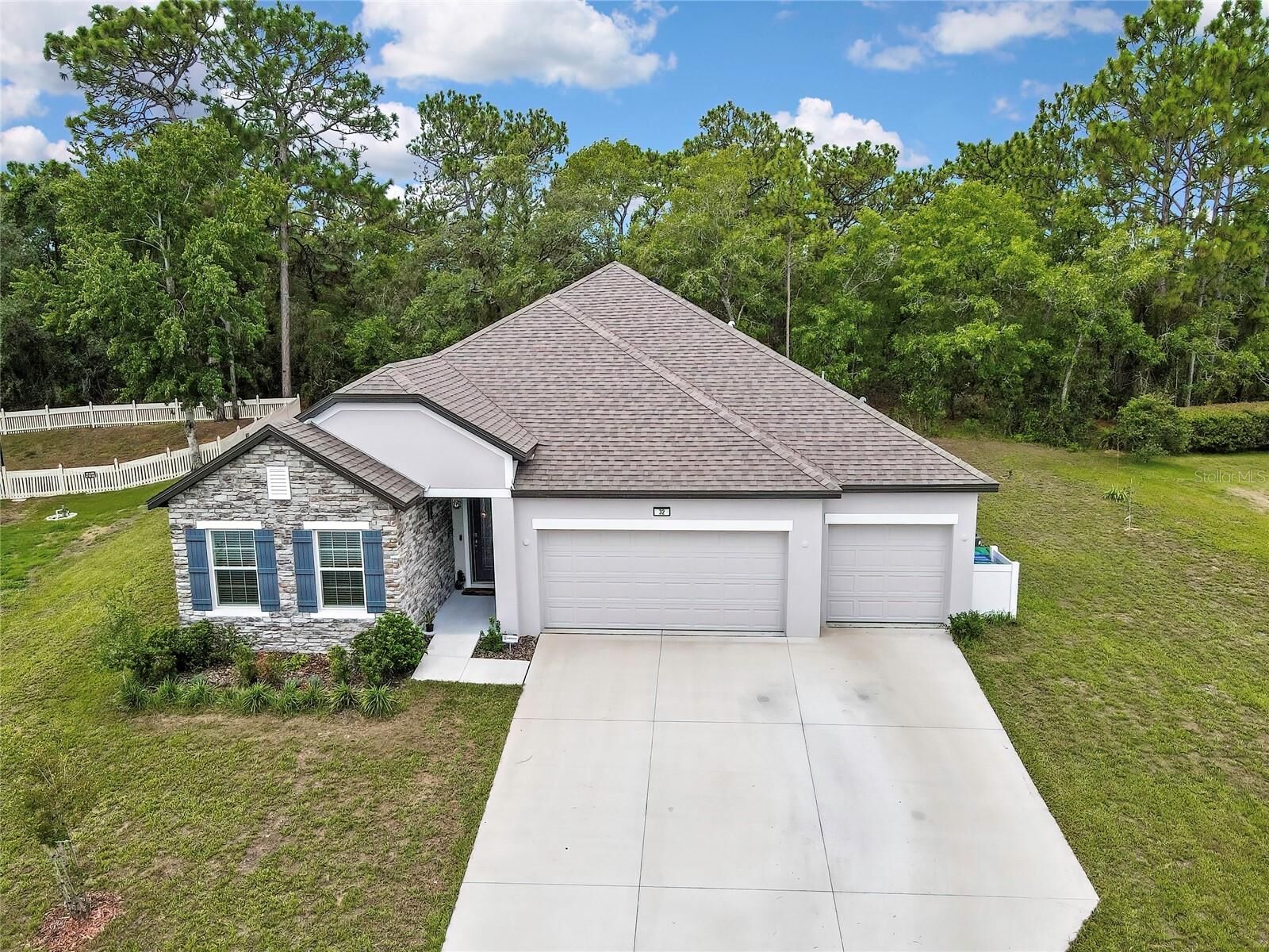 Property Photo:  32 Carnation Court  FL 34446 