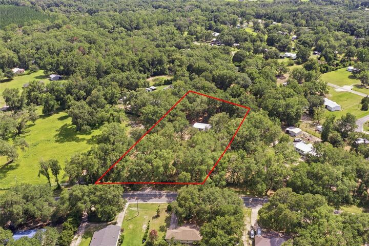 Property Photo: 2876 SE County Road 245 FL 32025