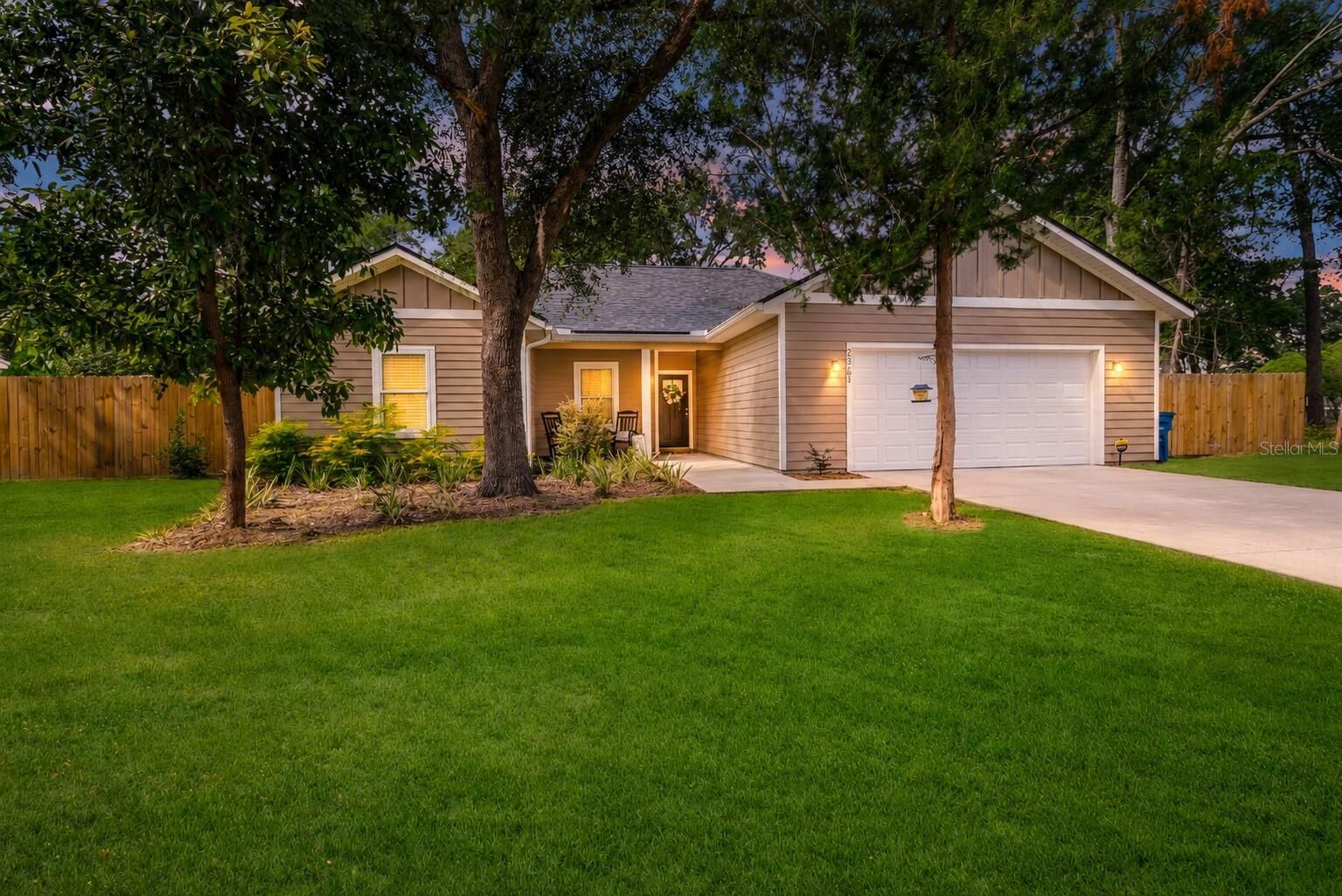 Property Photo:  23781 NW 193rd Avenue  FL 32643 