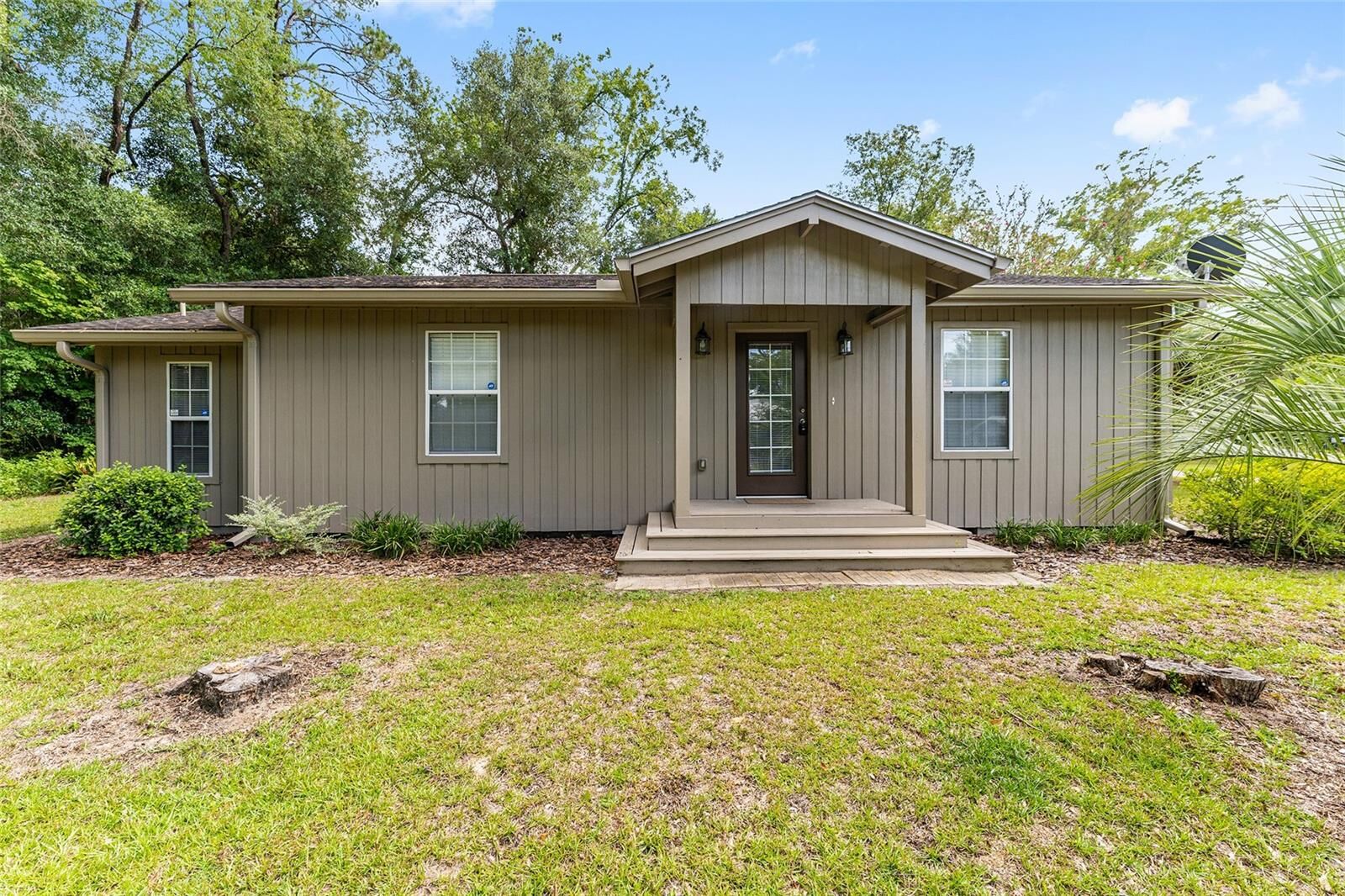 Property Photo:  18673 NW 252nd Street  FL 32643 