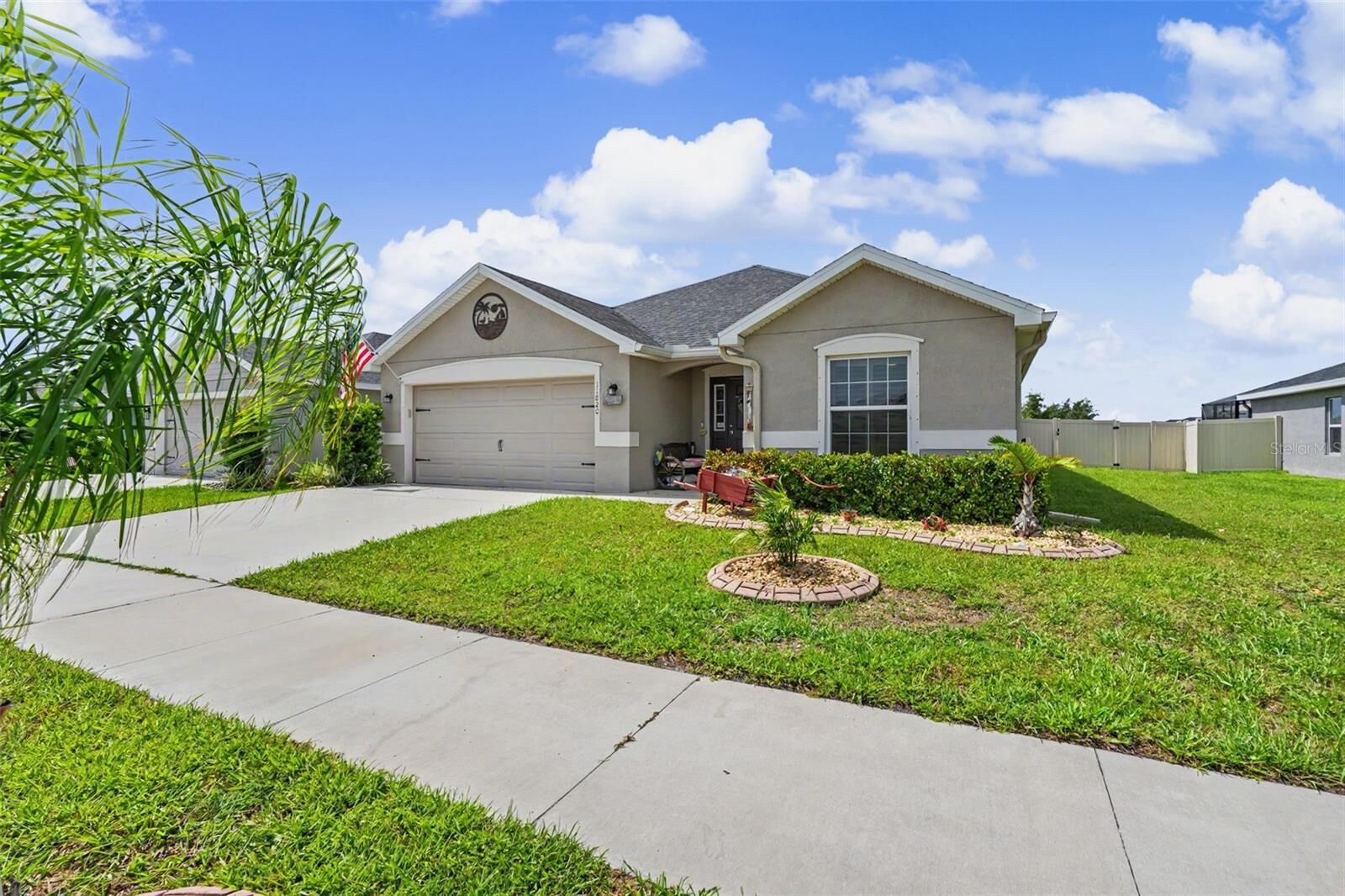 Property Photo:  11820 Stone Pine Street  FL 33569 