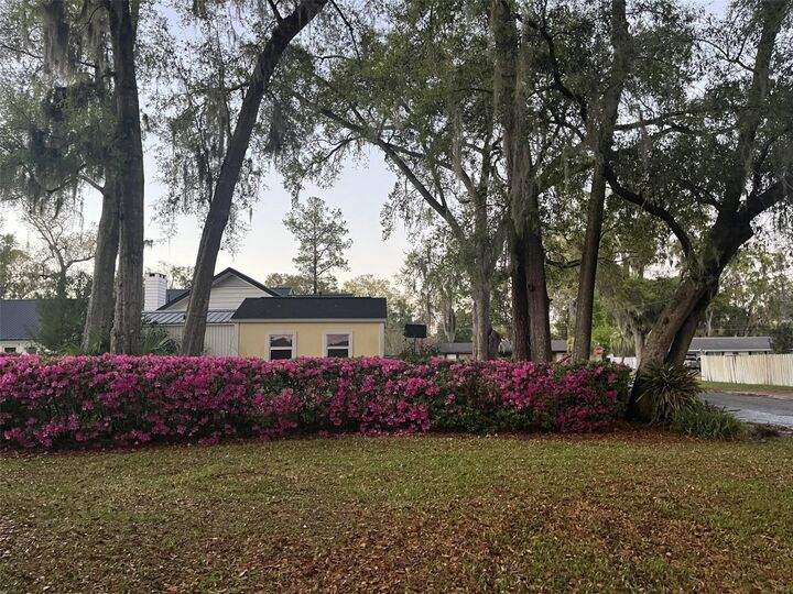Property Photo: 3925 SE 17th Street FL 34471