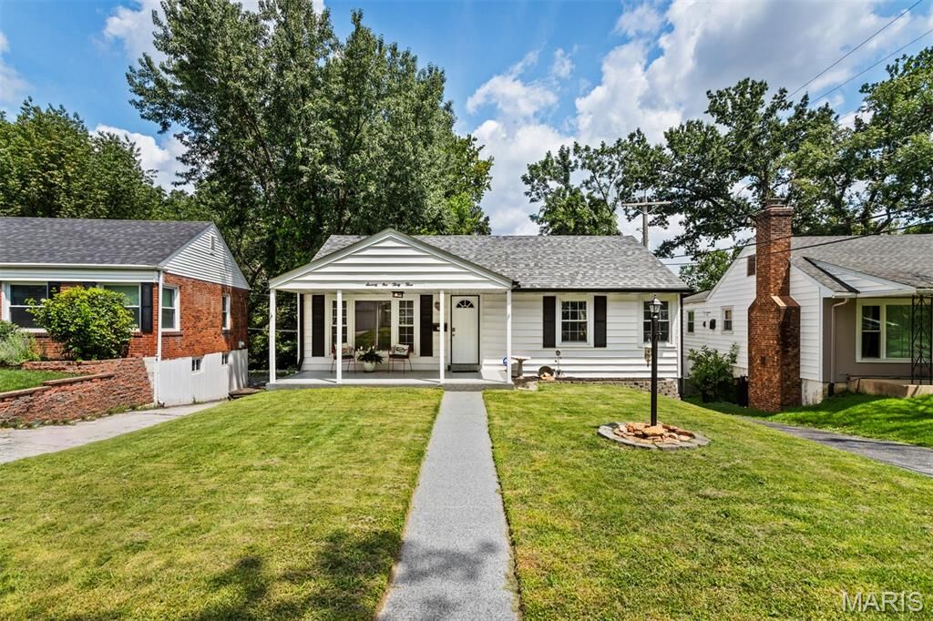 Property Photo:  7133 Circleview Drive  MO 63123 