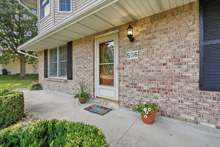 Property Photo:  506 Havens Drive  IL 61748 