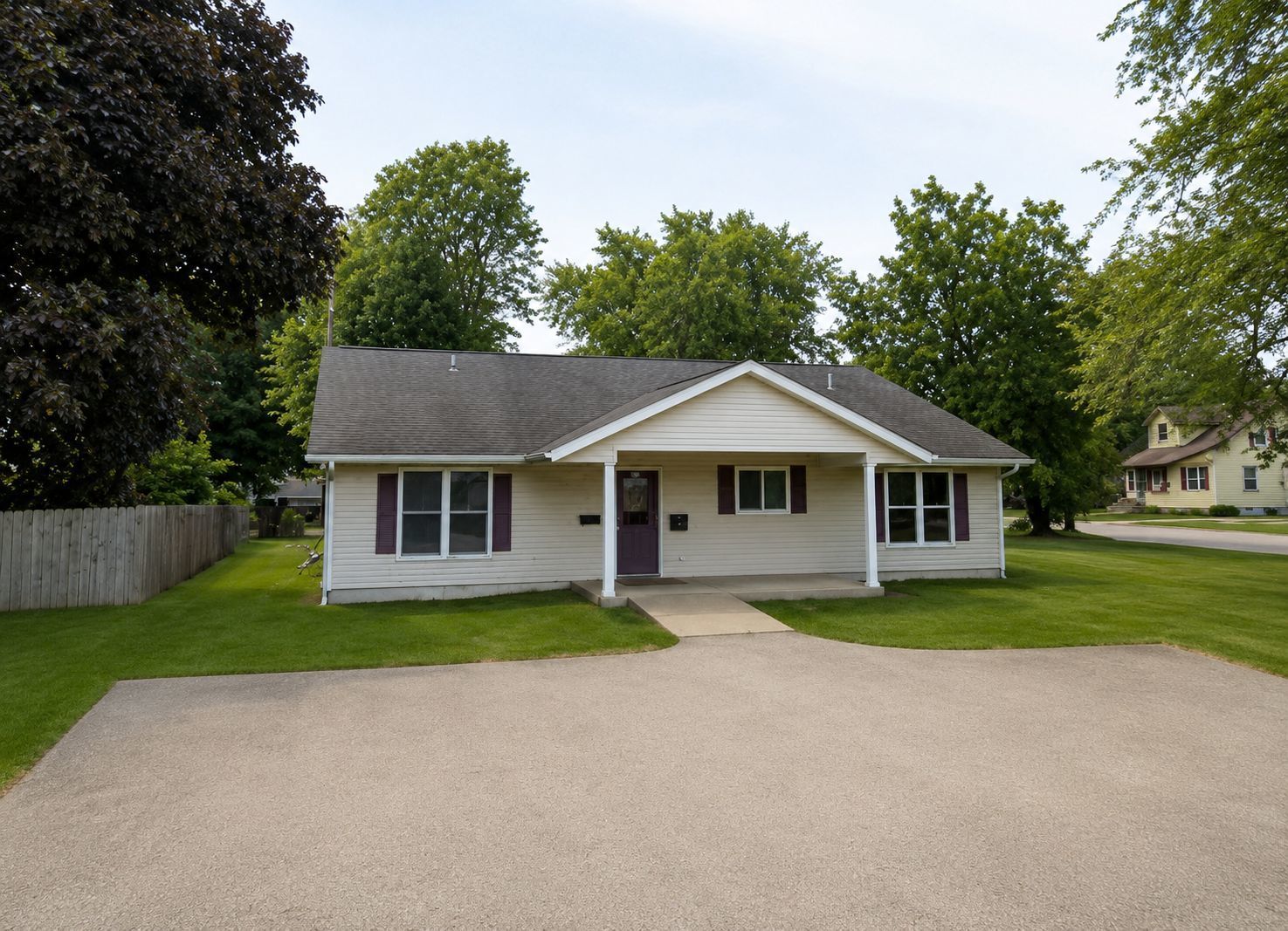 Property Photo: 7 Arcade Court IL 61032