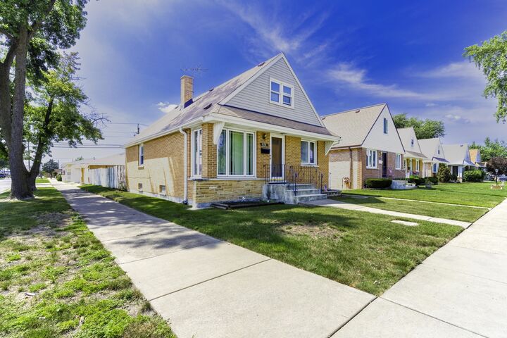 Property Photo: 6158 S Normandy Avenue IL 60638