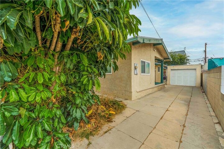 Property Photo: 1012 Vina CA 90813