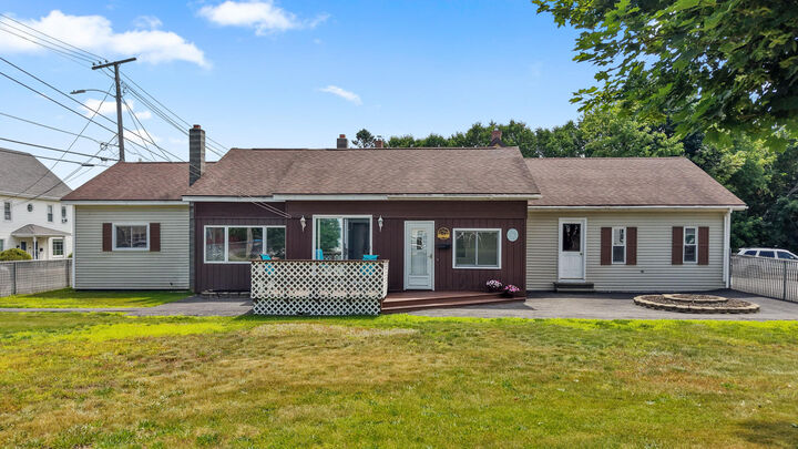 Property Photo:  39 Front Street  ME 04468 