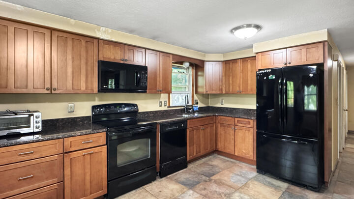 Property Photo:  16 Pierce Avenue  ME 04073 