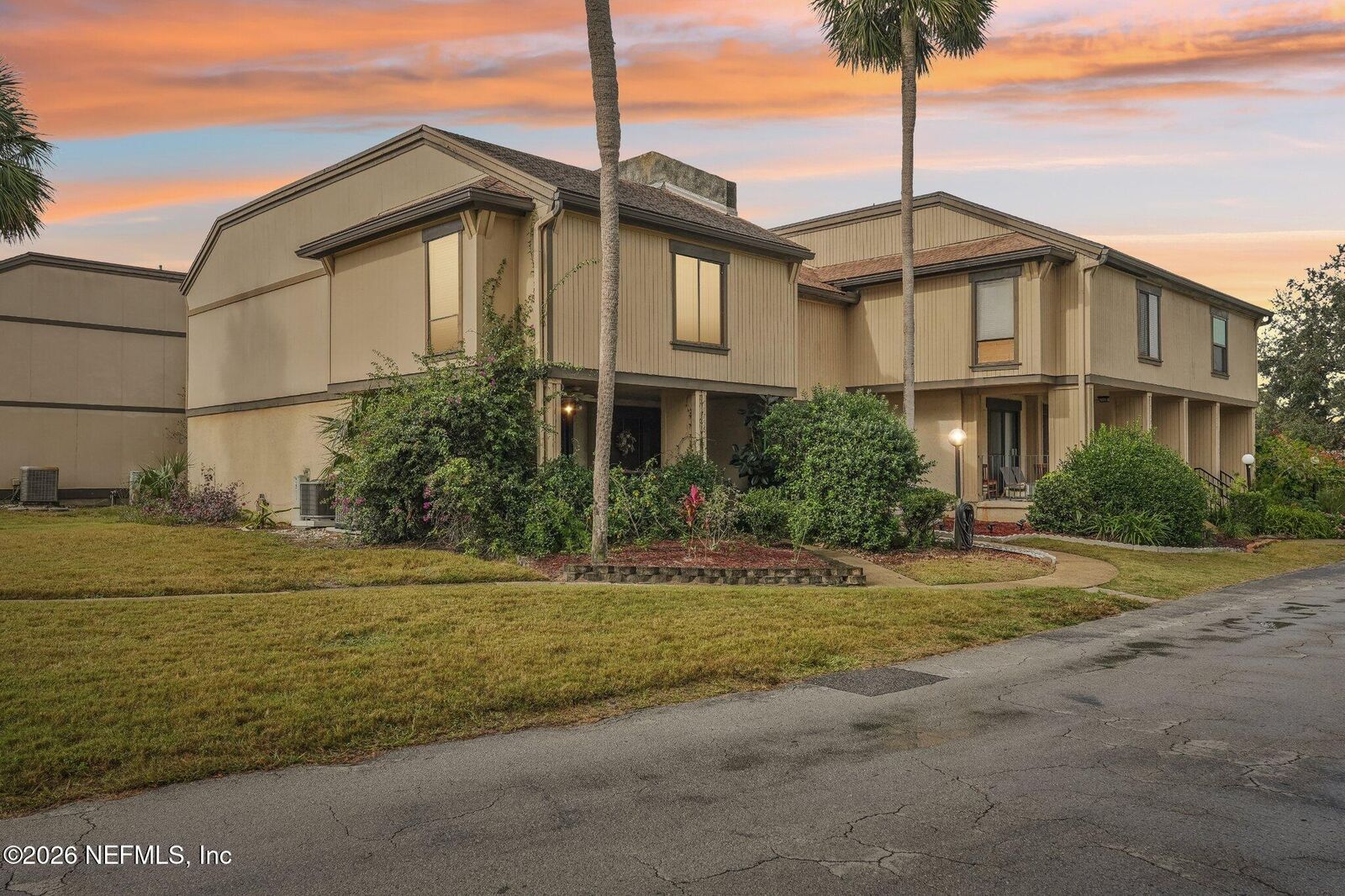 Property Photo:  7754 Las Palmas Way 135  FL 32256 