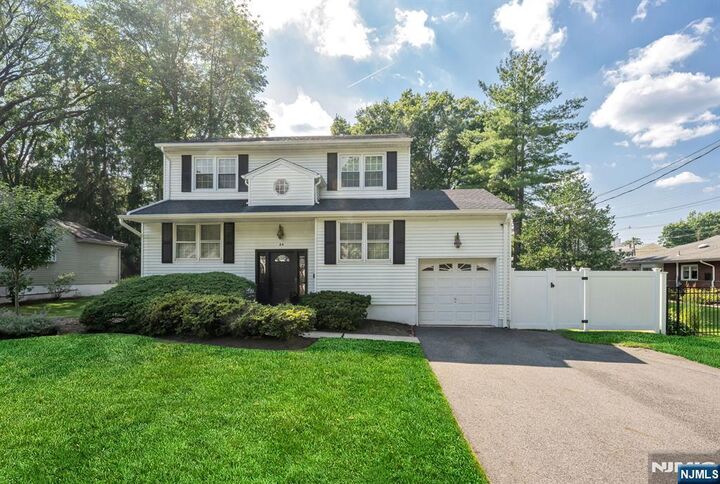 Property Photo:  44 Pavonia Avenue  NJ 07630 