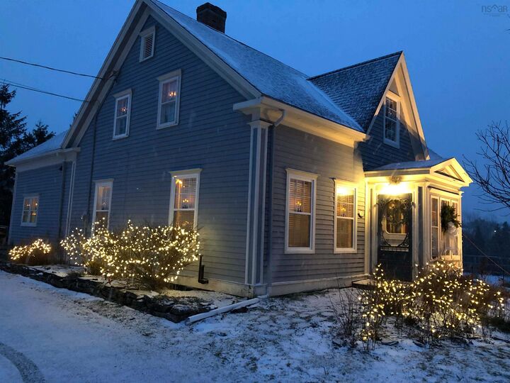 Property Photo: 28 Townsend Street B2g 2Y1 NS B2G 2Y1