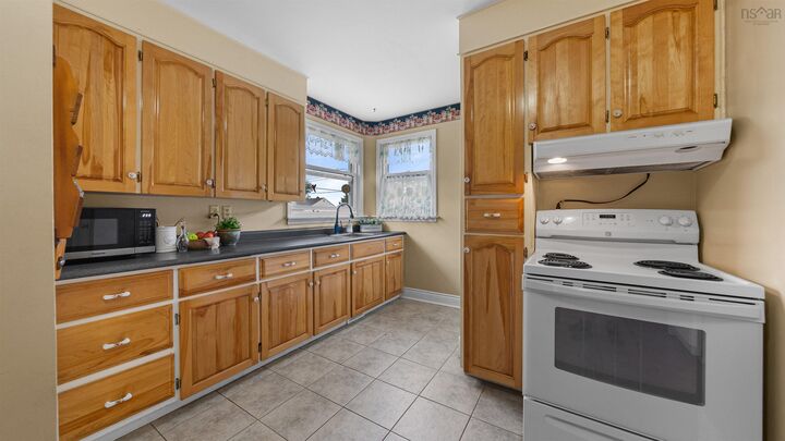 Property Photo: 14 Birchfield Crescent NS B3R 2E7