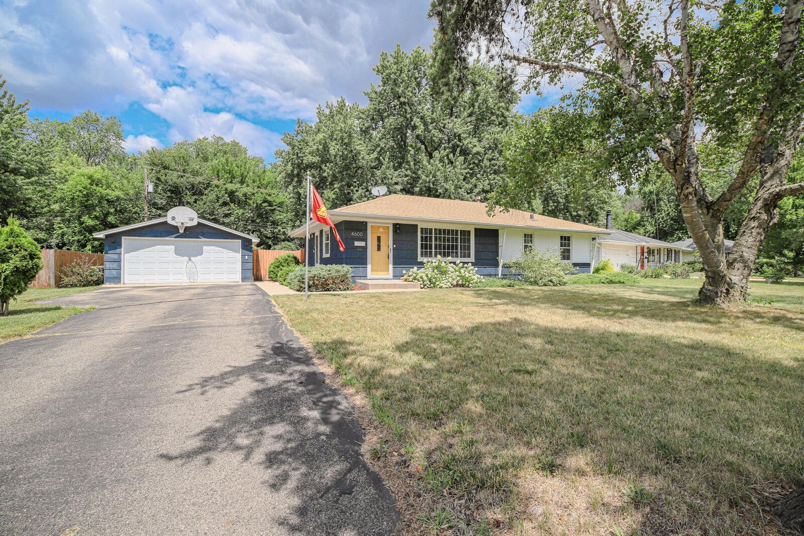 Property Photo:  4600 Nord Drive  MN 55437 