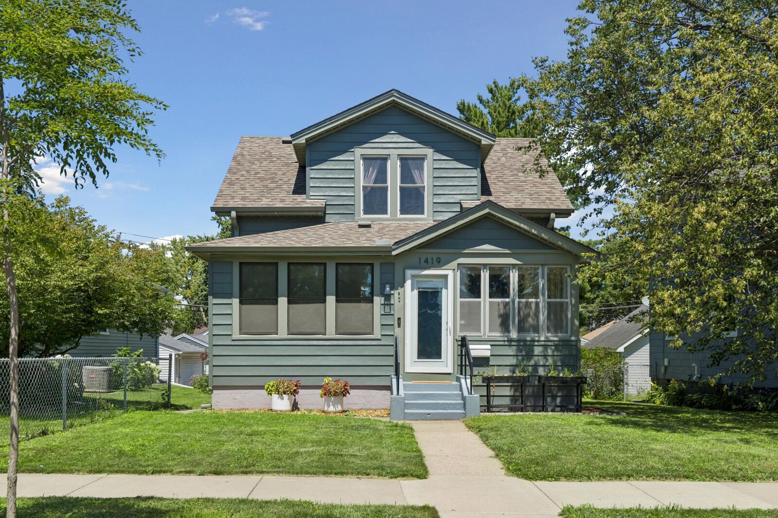 Property Photo: 1419 Randolph Avenue MN 55105