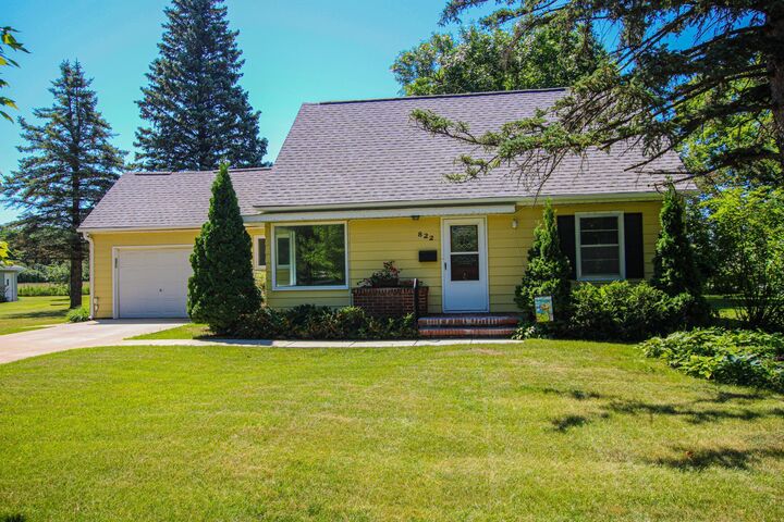 Property Photo:  822 Westwood Drive SW  MN 56308 