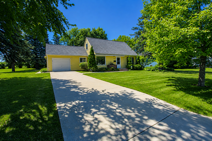 Property Photo: 822 Westwood Drive SW MN 56308