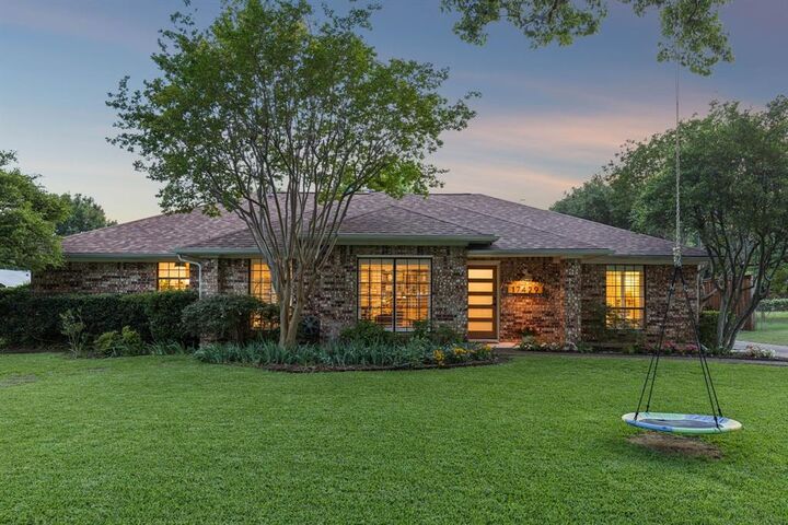Property Photo: 17429 Marianne Circle TX 75252