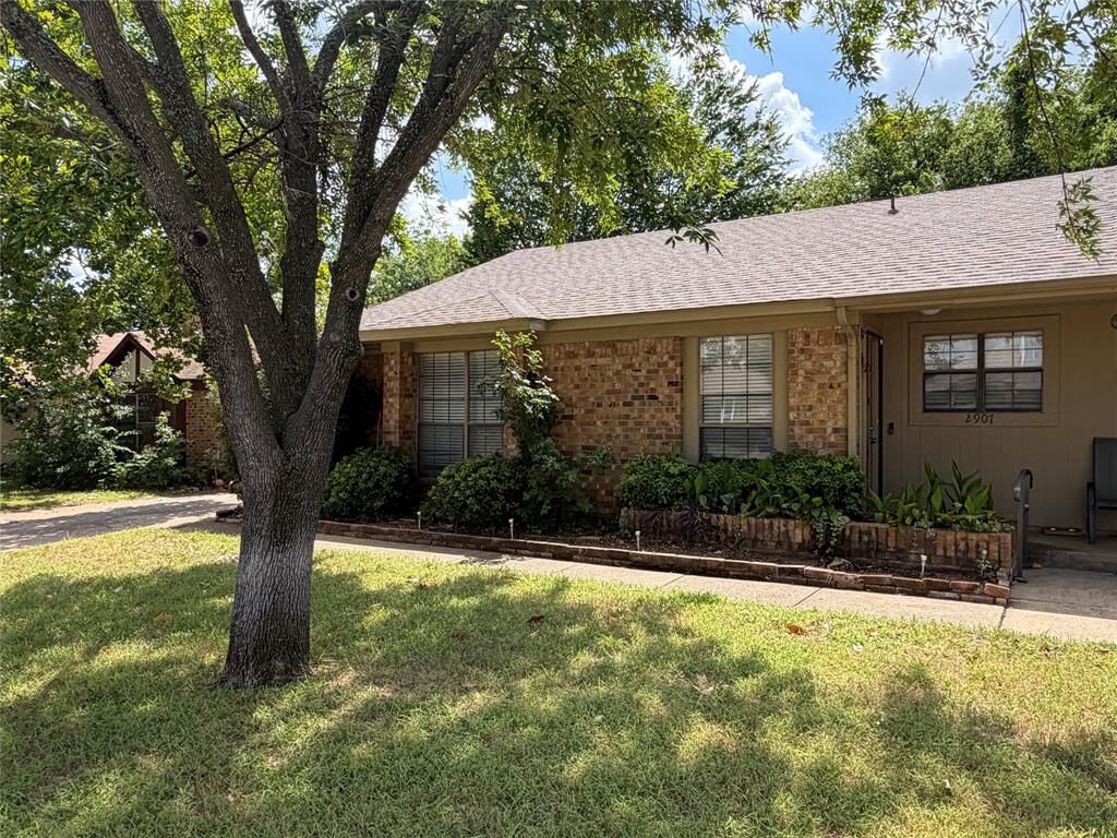 Property Photo:  2907 Hilltop Drive  TX 76039 