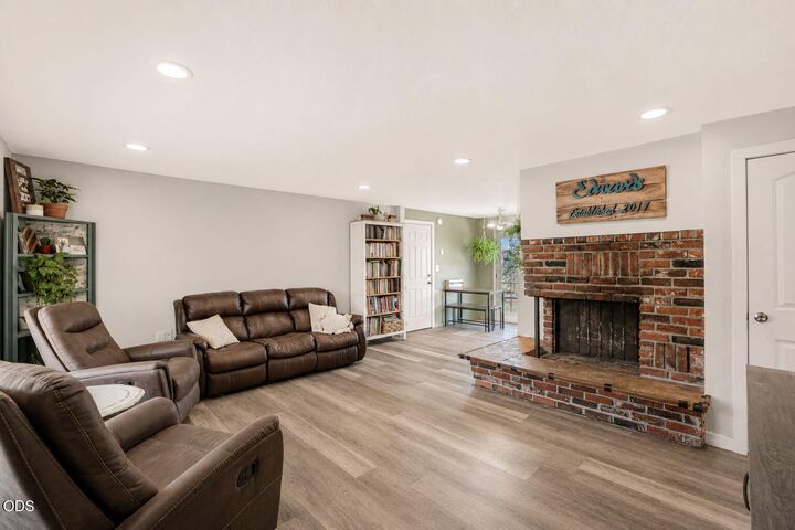 Property Photo:  45 Ashley Place  OR 97502 