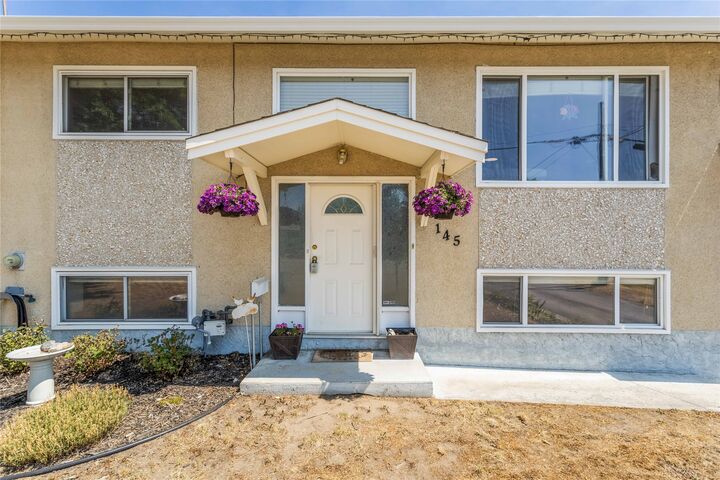 145 Gibbs Road E — photo 1