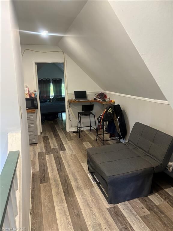 Property Photo:  