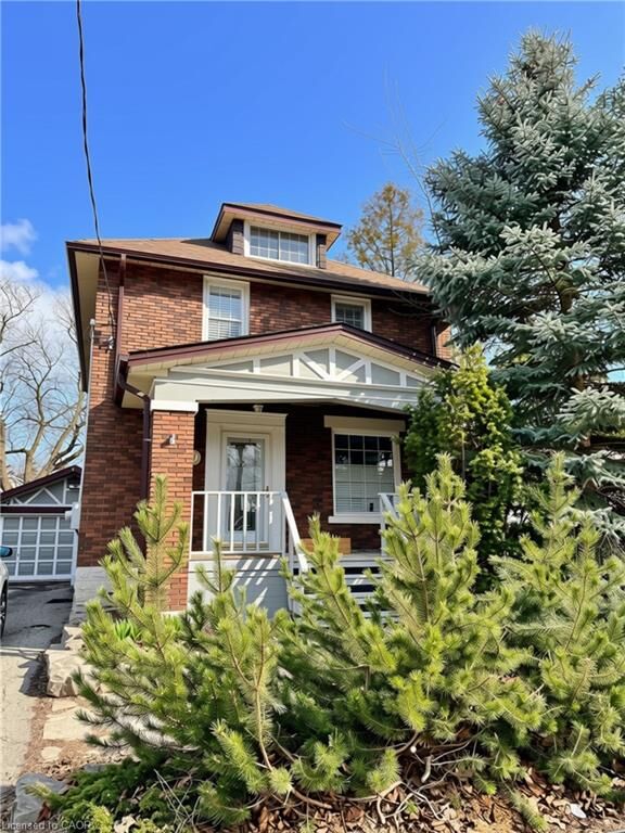 Property Photo: 9 Filbert Street ON N2H 1Y1
