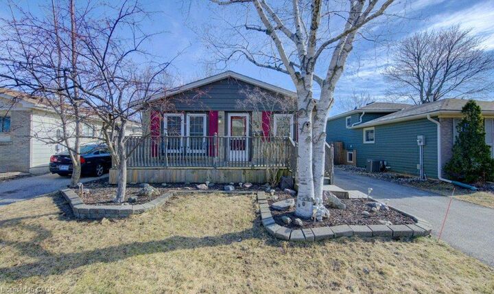 Property Photo:  190 Natchez Road  ON N2B 3L2 