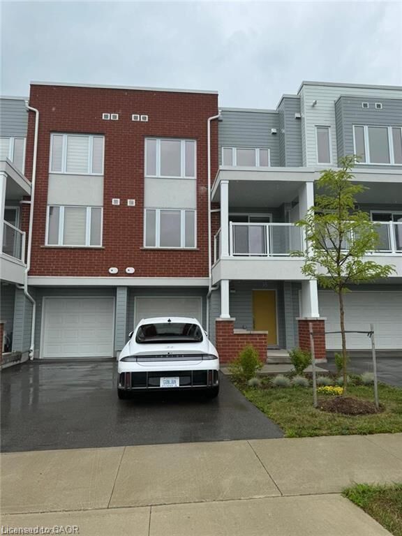Property Photo:  35 Valencia Avenue  ON N2R 0R7 