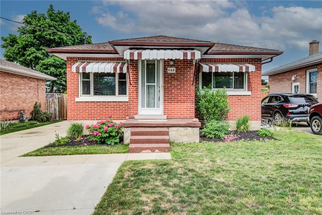 Property Photo: 468 Highland Road E ON N2M 3W7