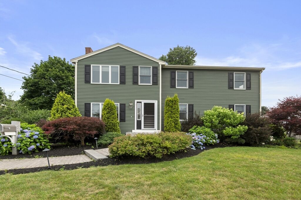 Property Photo:  4 Raymond Cir  MA 01960 
