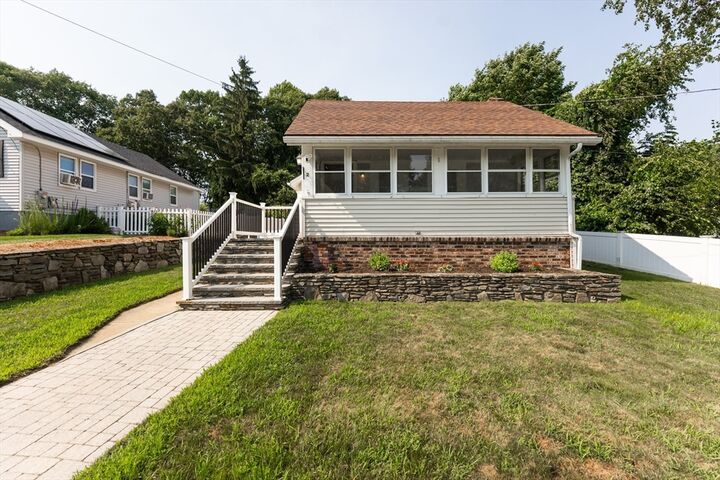 Property Photo: 2 Hyatt Street MA 01603
