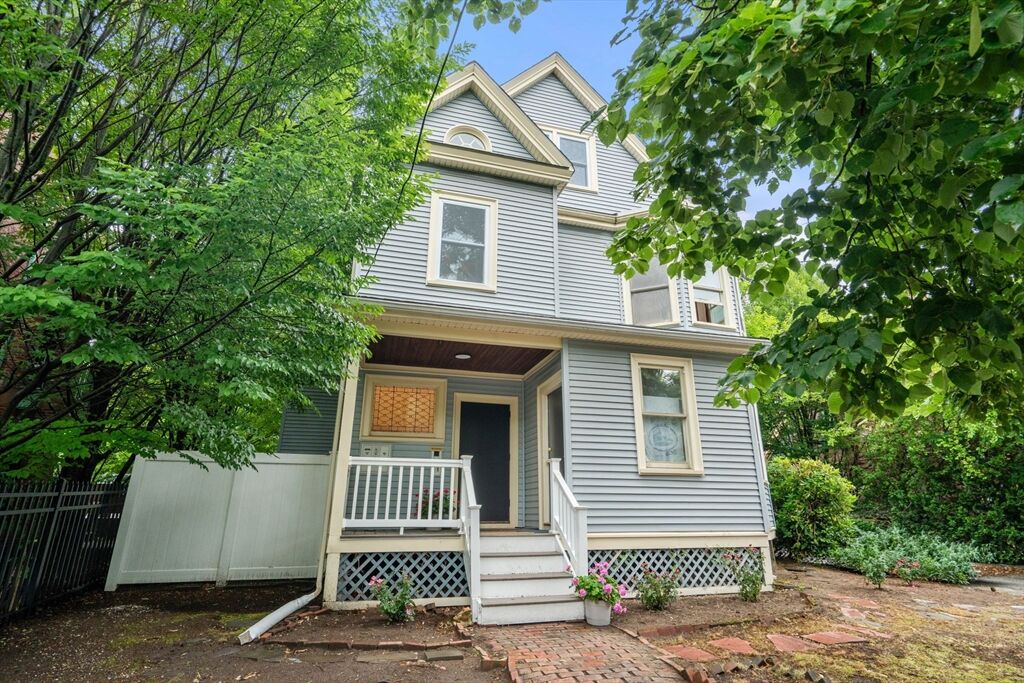 Property Photo: 7 Russell Street 3 MA 02140