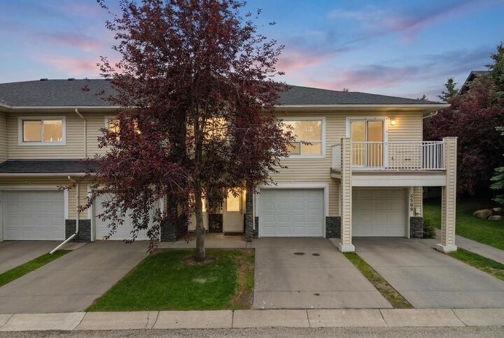 Property Photo:  6591 Pinecliff Grove NE  AB T1Y 7K8 