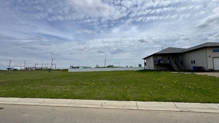 Property Photo: 4611 44 Street AB T0H 3A0