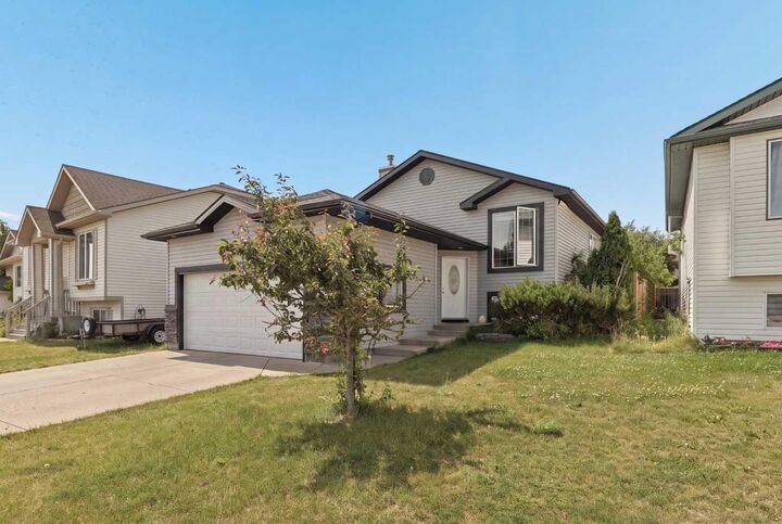 Property Photo: 84 Aberdeen Road W AB T1J 4Z2