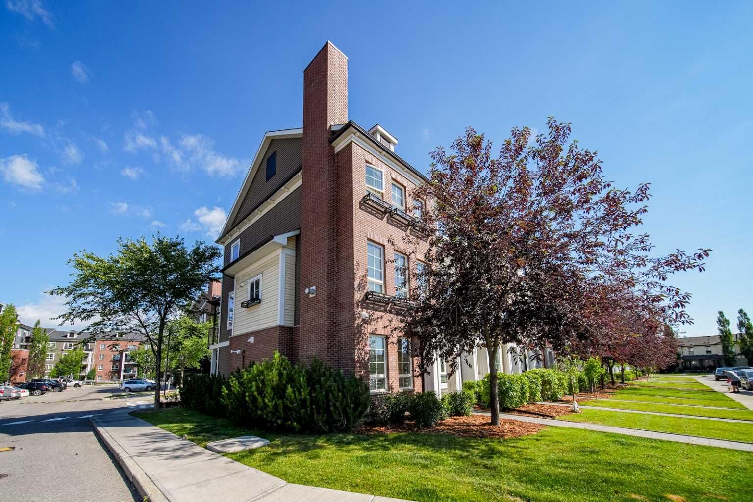 Property Photo: 211 Copperpond Common SE AB T2Z 1G5