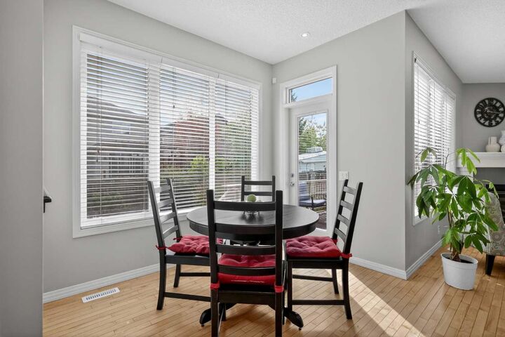 Property Photo: 125 Cranleigh Park SE AB T2M 1H3